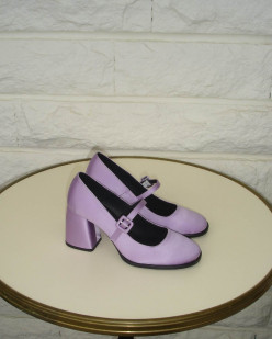 SILK CHUNK HEEL MARY JANE LILAC