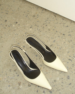 POINTED TOE PUMP WHITE